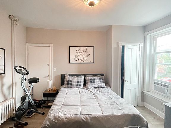 4th image of 232 Richmond Ave #15