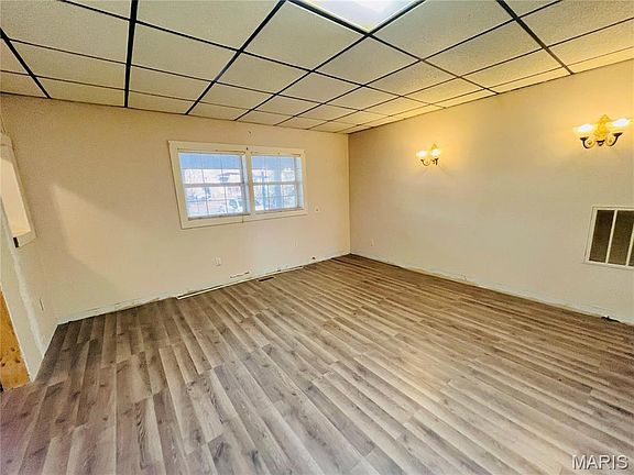 5th image of 106 E Young St