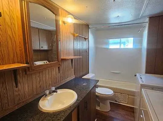 614 W Sweet Ave — Photo 2