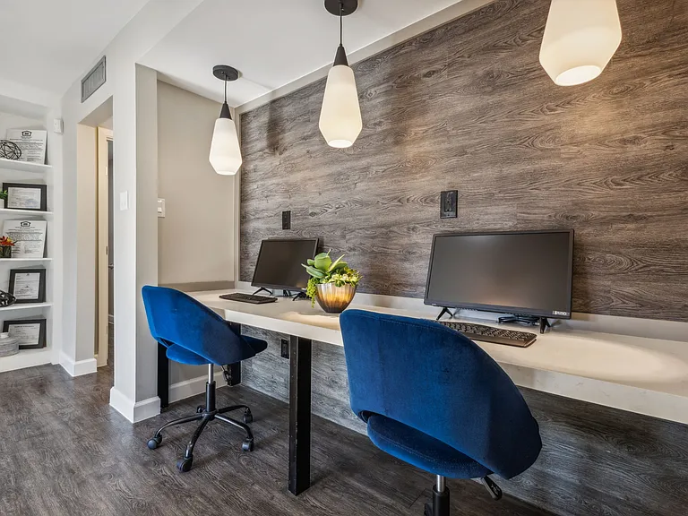 The Ashley at Bluffview Apartments — Photo 7
