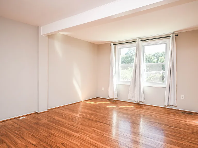 10231 Millstream Dr — Photo 5