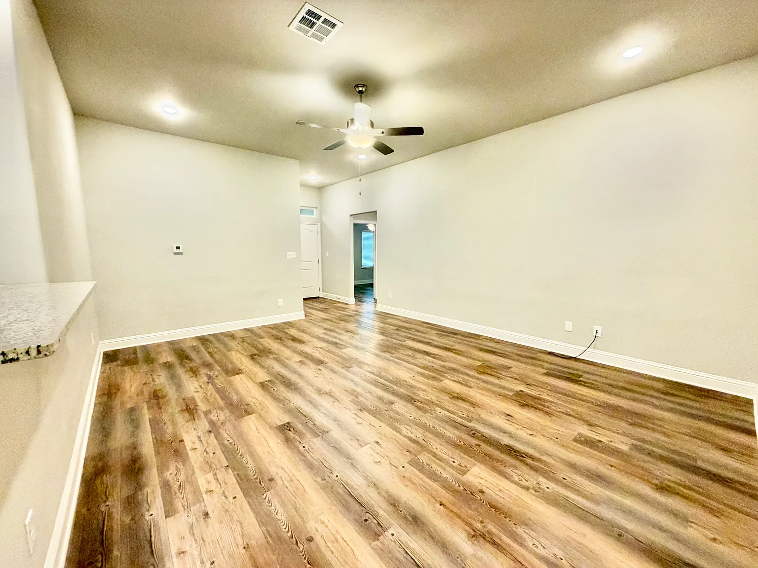 3 bed, 1610 sqft, $2,000 — Photo 3