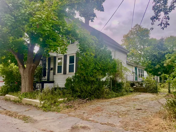 12 7th St, Old Town, ME 04468