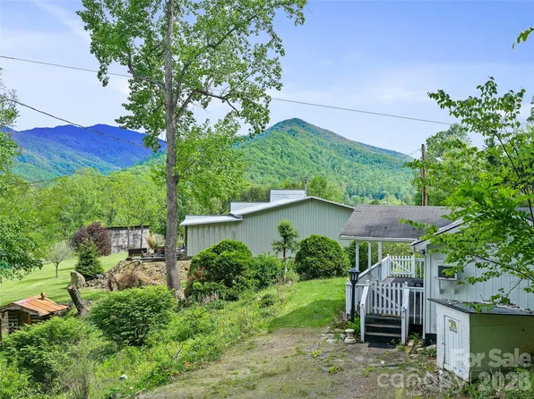 74 Socrates Ln, Burnsville, NC 28714