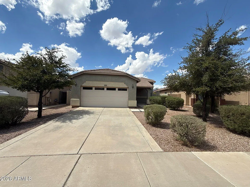 8858 W Hilton Ave