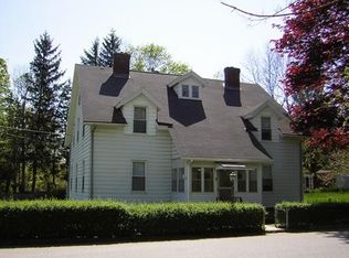 1 Commonwealth Ave #2, Sturbridge, MA 01518