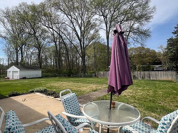 3rd image of 155 Casimir Dr