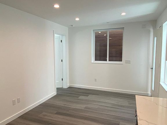 4th image of 1163 S Van Ness Ave #C