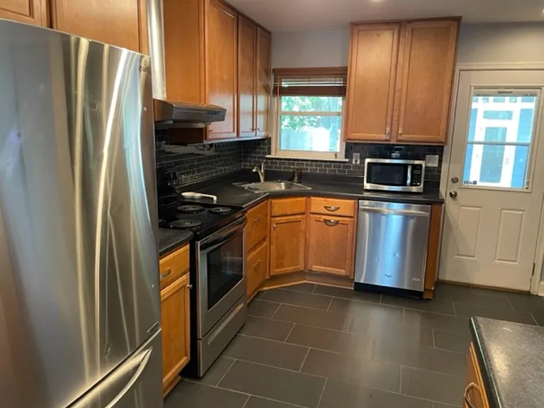 801 Prospect Ave — Photo 4