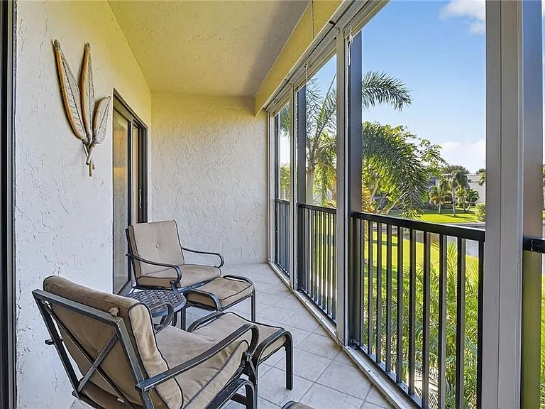 788 Park Shore Dr #B22 — Photo 23