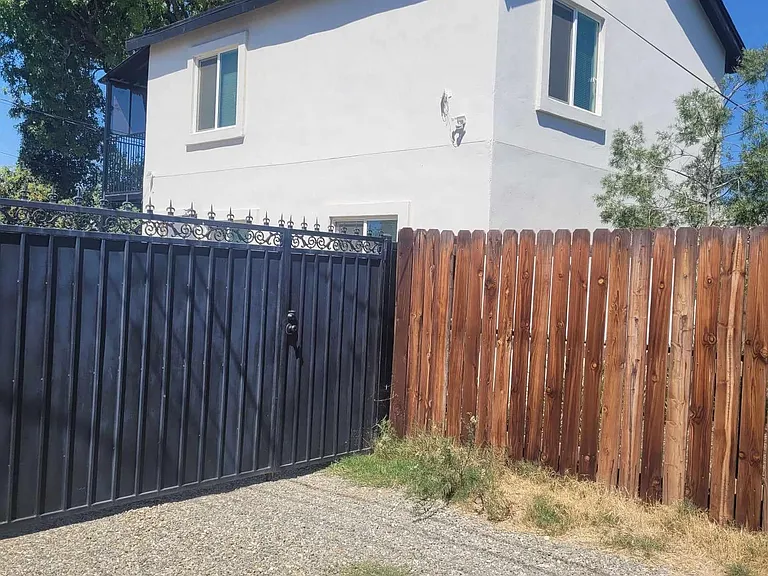 303 El Tejon Ave #A — Photo 12