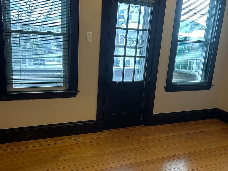 61 Frederick Ave — Photo 5