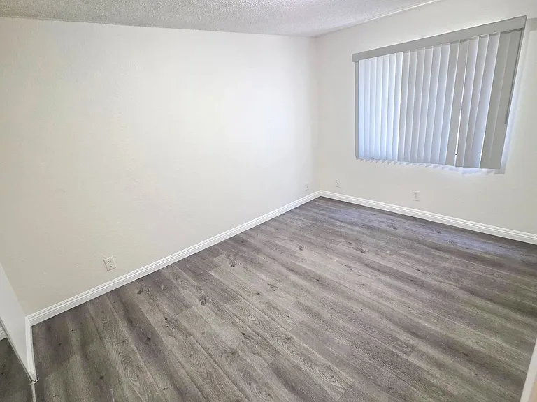 11431 Cedar Avenue — Photo 14