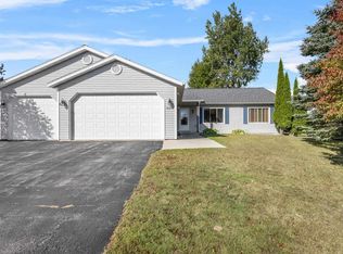 18614 Badger Ln, Mishicot, WI 54228