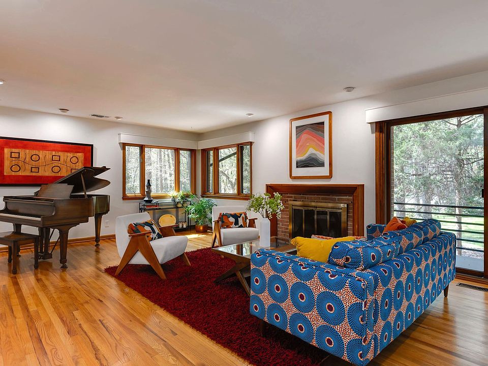 1st image of 2524 Wrightwood Ave