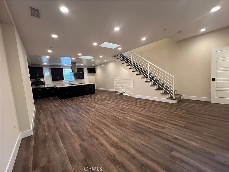 13804 Cordary Ave — Photo 29