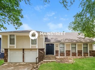 1605 SW 22nd St, Blue Springs, MO 64015