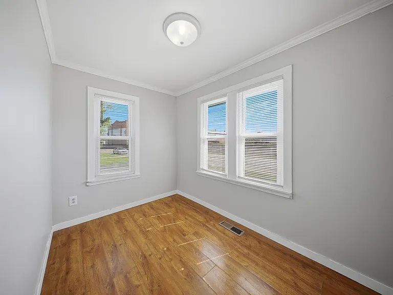 809 W Park Ave — Photo 12