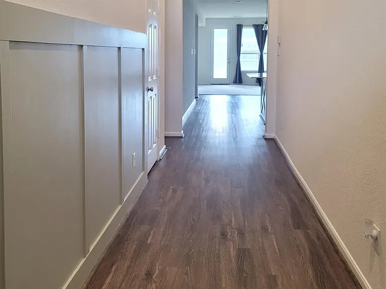 1702 Claire Creek Ct — Photo 8