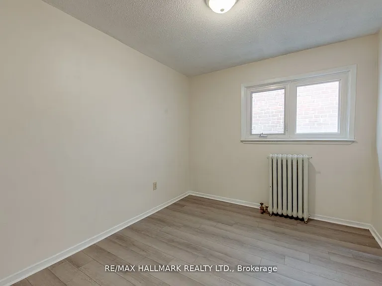 576 Ossington Ave S #2 — Photo 16