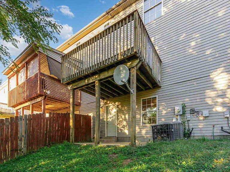 306 Alex Ln — Photo 20