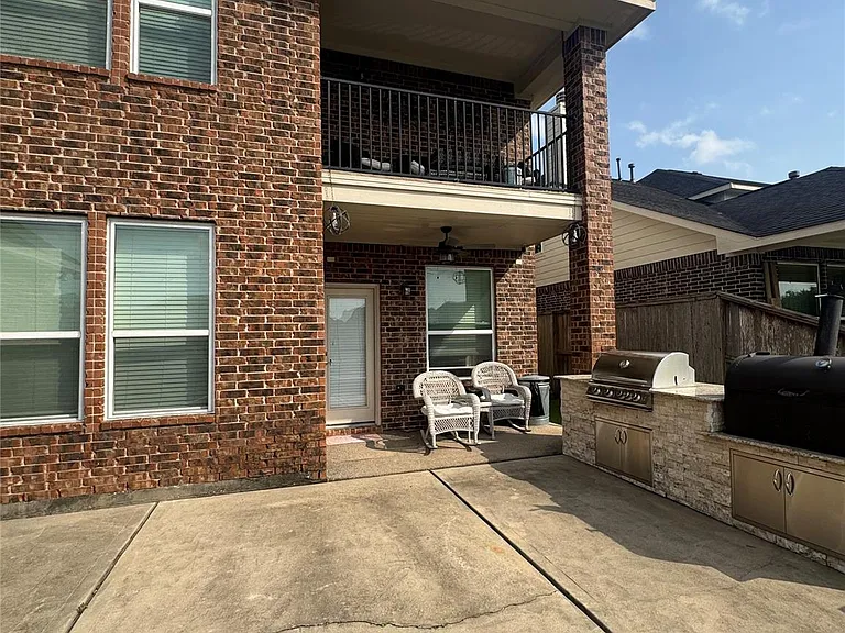 2719 Lake Villa Dr — Photo 3