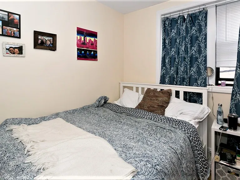 1758 W Montrose Ave #1 — Photo 9