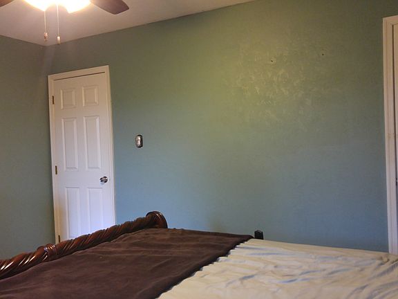 Master Bedroom w/ Closet