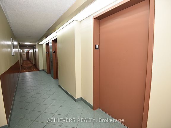 4th image of 21 Markbrook Ln #1512