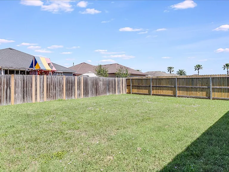 7610 Quartz Dr — Photo 21