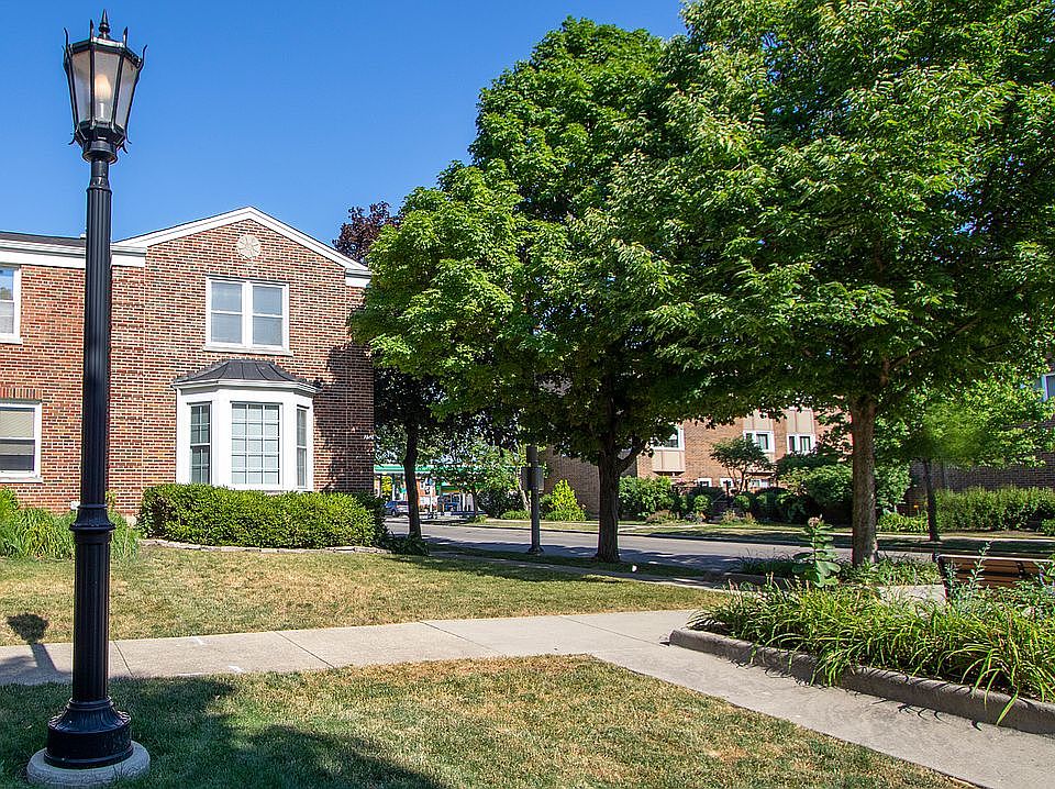 1st image of 252 Elgin Ave