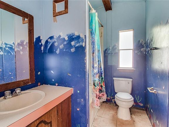 5th image of 914 Germaine St