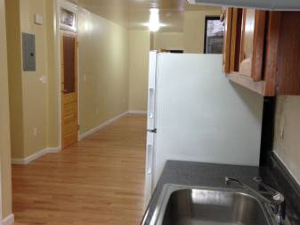 2nd image of 11522 135th St #1