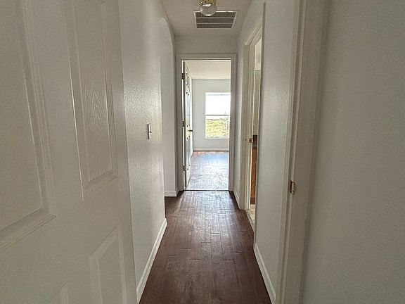 4th image of 136 Grantham Dr