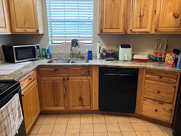 5200 E McElroy Rd — Photo 8