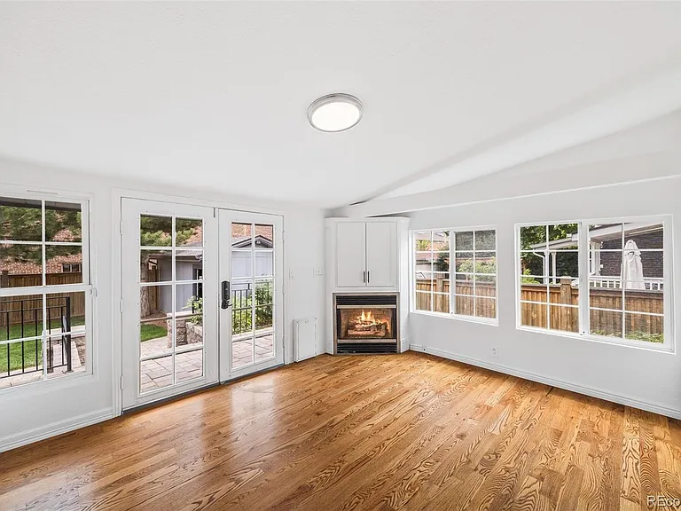 2290 Jasmine St — Photo 12