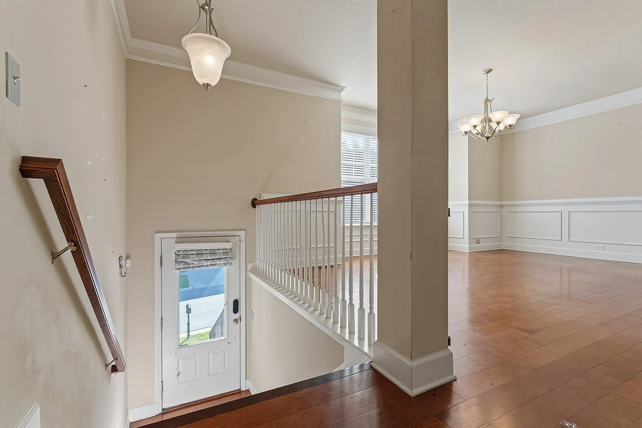 4 bed, 2152 sqft, $4,000 — Photo 2