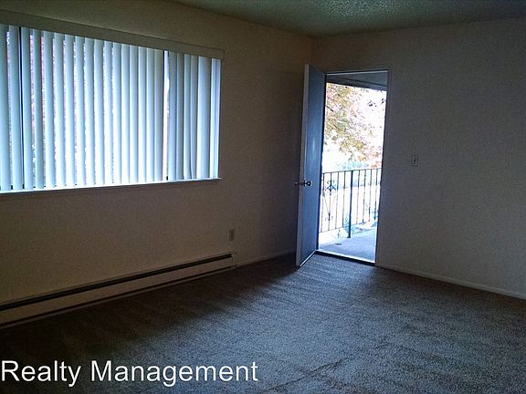3rd image of 2921 E 36th Ave APT 8