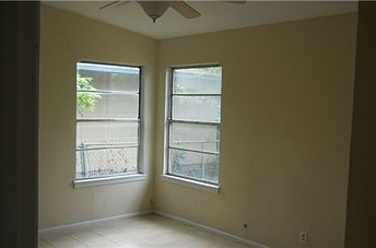 4th image of 382 Covina Ave