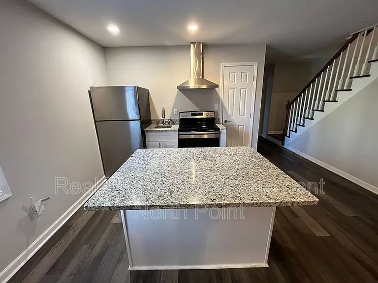 3434 Palace Ct — Photo 39
