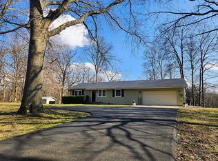 3706 Sheridan Rd, Pekin, IL 61554