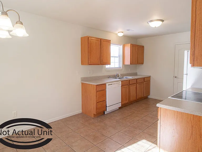 1500 Bodie Dr — Photo 6