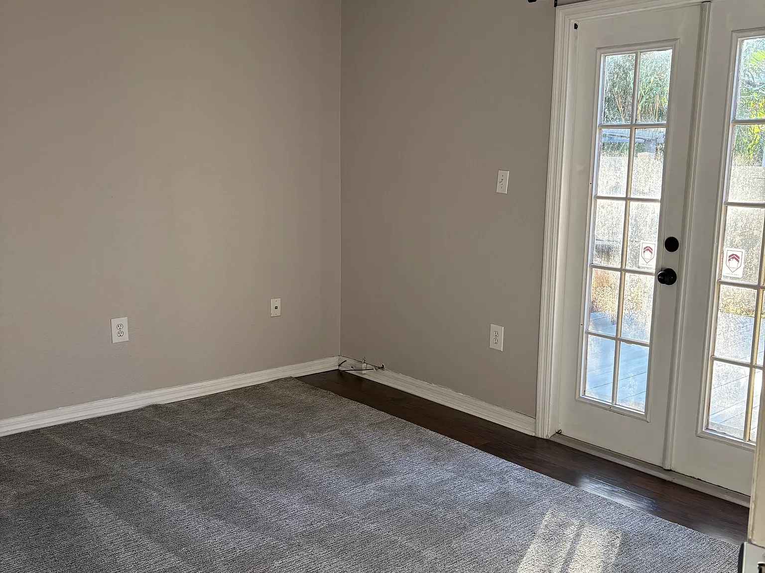 1537 Catherine St — Photo 4