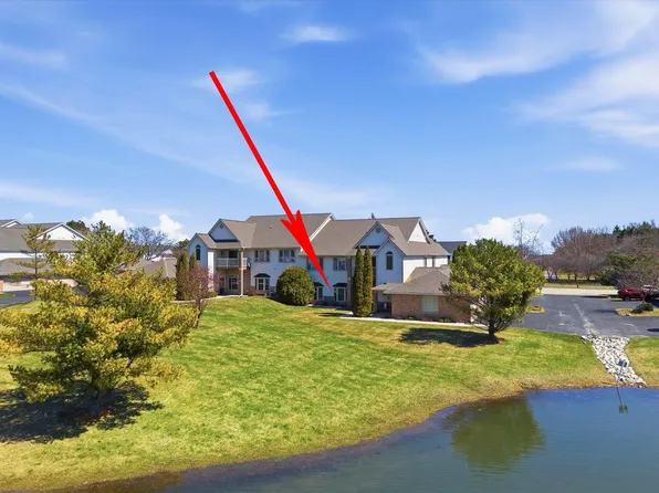 811 Cheyenne AVENUE #G, Grafton, WI 53024