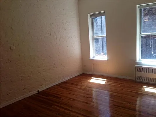 Rented by Siderow Residential Group | media 22