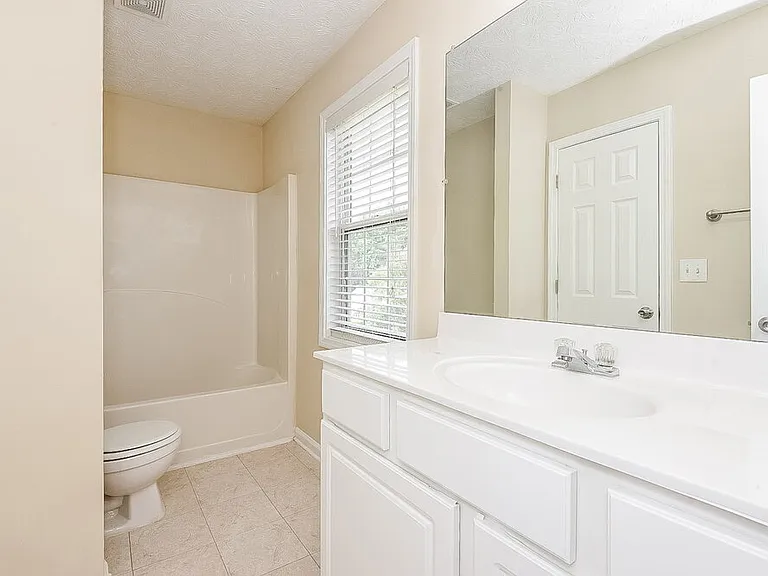 3057 Heatherbrook Trce — Photo 16