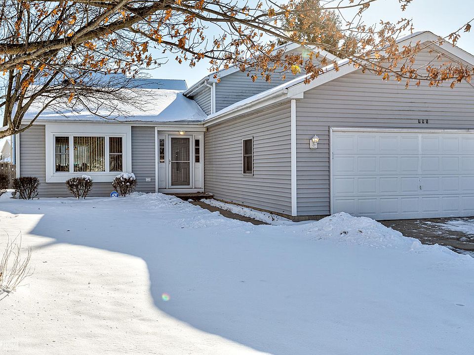 1st image of 861 Dartmoor Dr