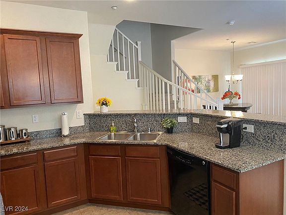 5th image of 10084 Sunset Palisades Way Unit 102