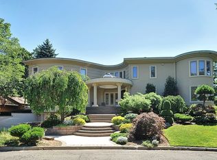 19 Stratford Ct, Washington Township, NJ 07676
