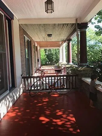 4 bed, 2.5 bath, 2174 sqft, $2,800 — Photo 2